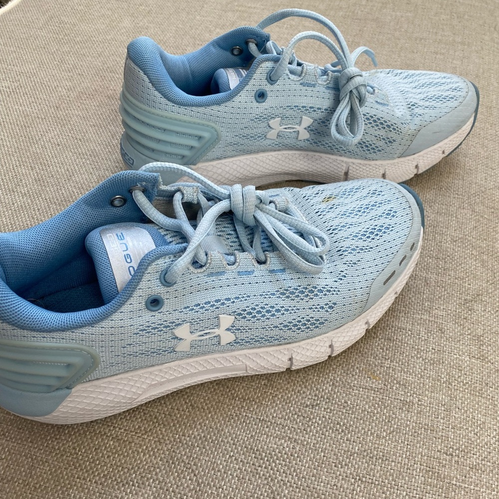 Under Armour charged rogue women’s size 6.5